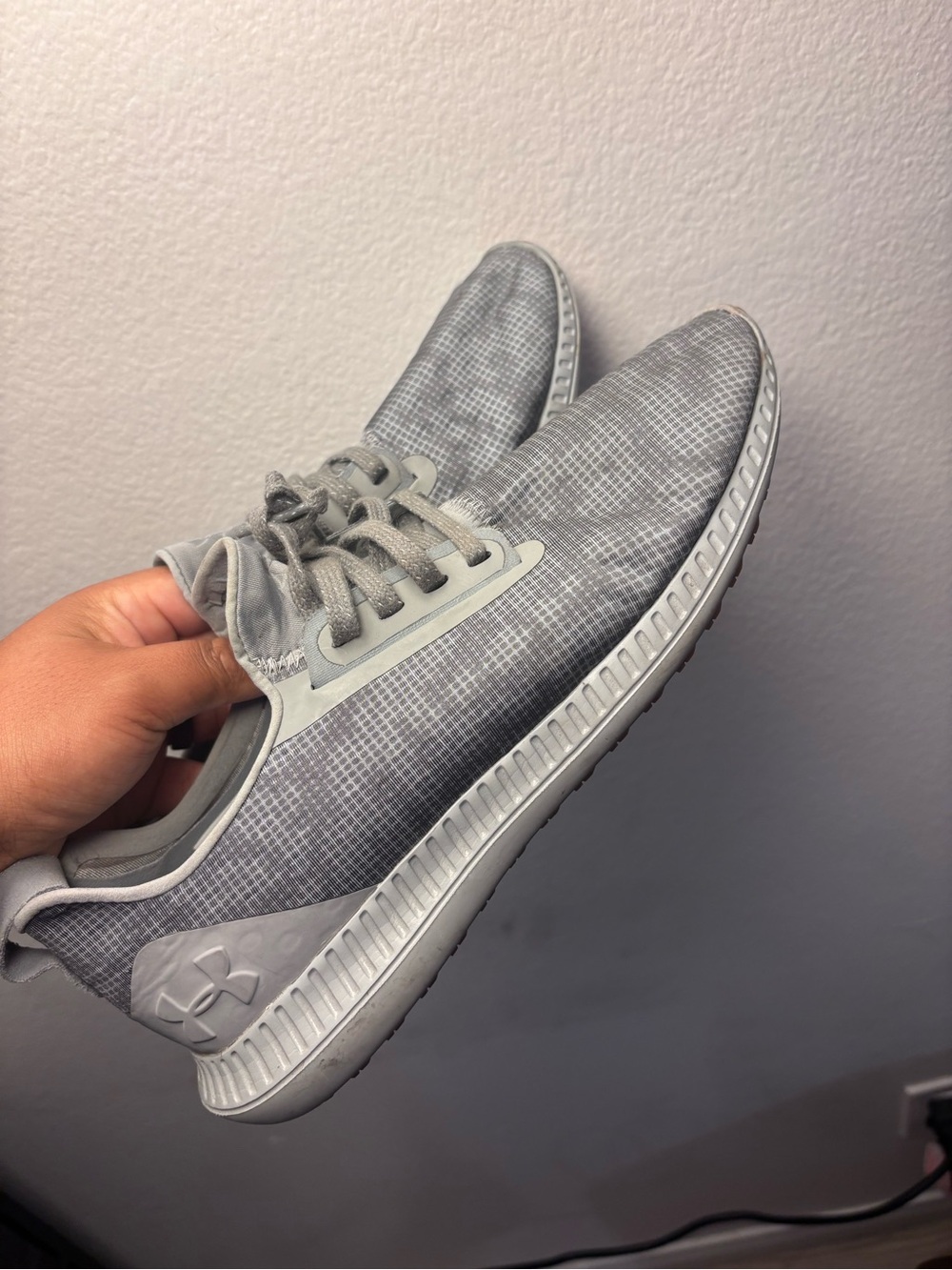 Under Armour Light Gray Mesh sport shoes